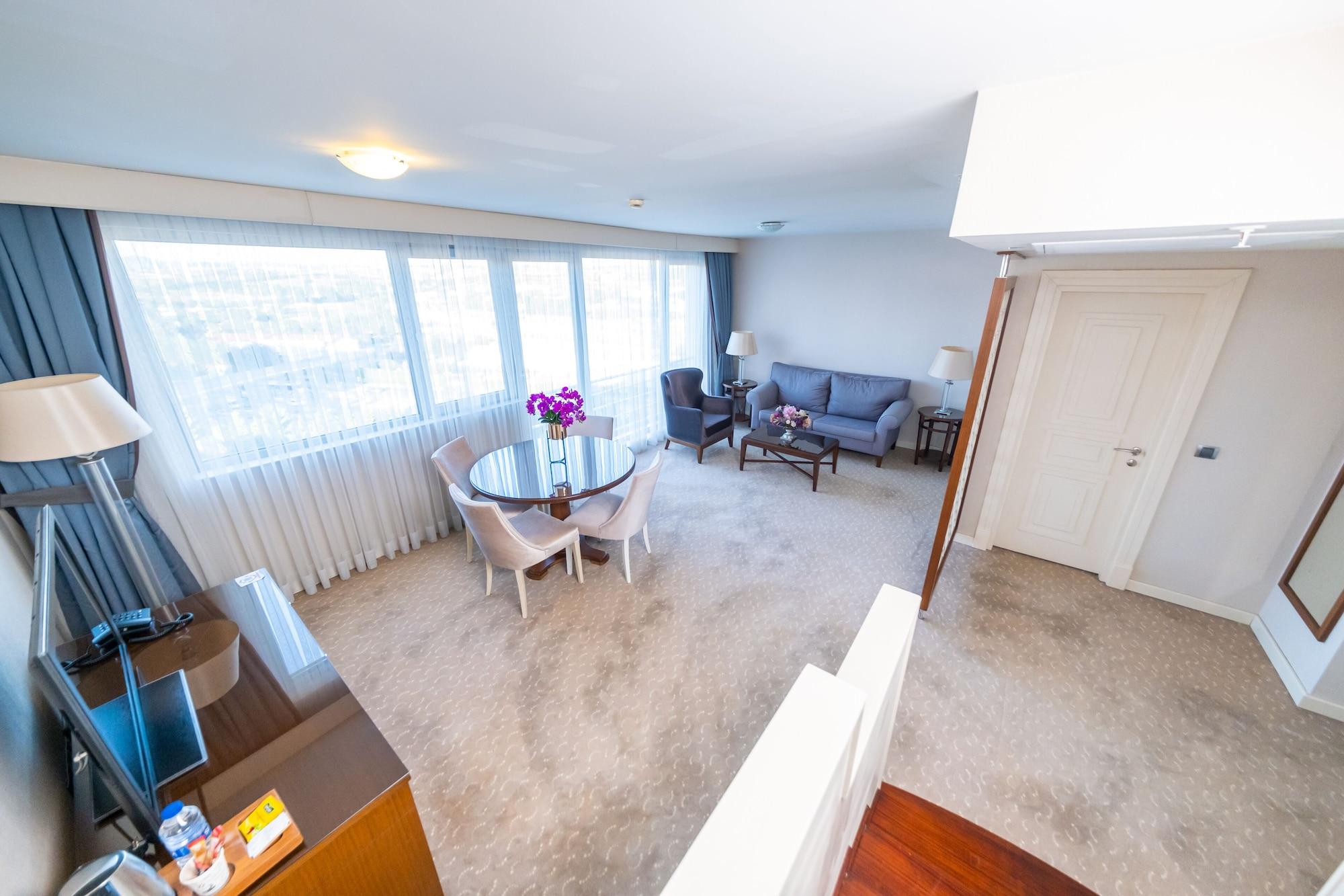 Miracle Istanbul Asia Airport Hotel & Spa Ngoại thất bức ảnh A typical apartment at the complex