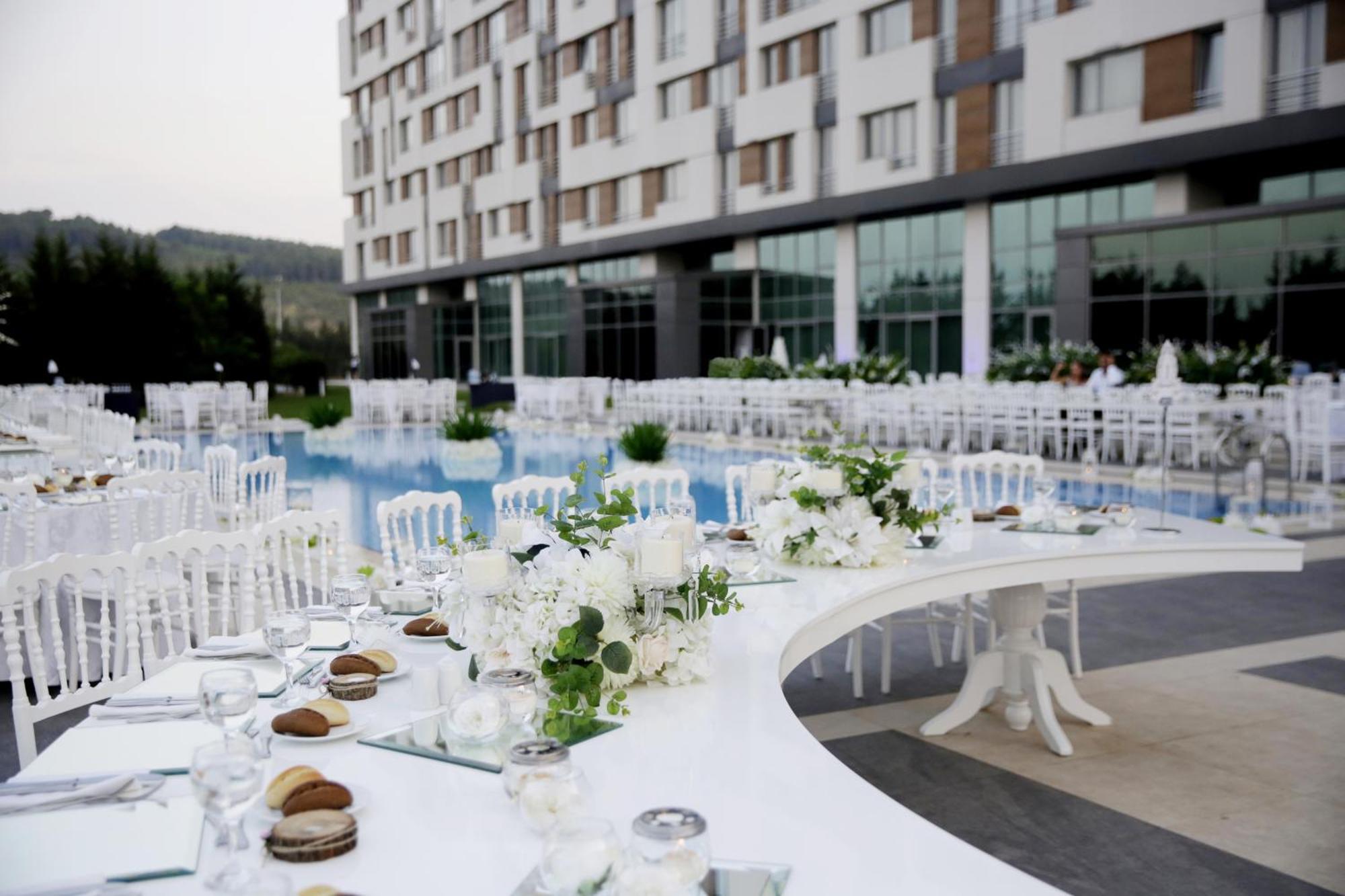 Miracle Istanbul Asia Airport Hotel & Spa Ngoại thất bức ảnh Wedding reception at the hotel