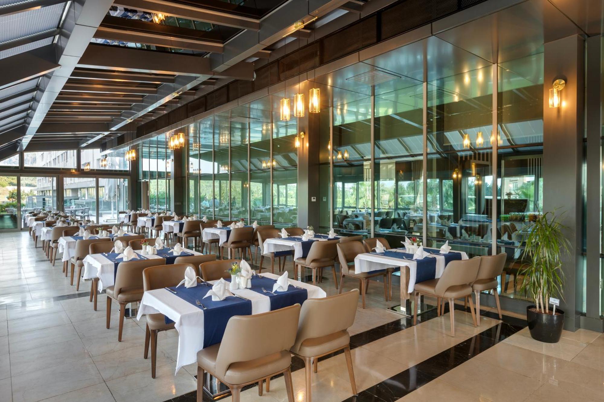 Miracle Istanbul Asia Airport Hotel & Spa Ngoại thất bức ảnh Restaurant
