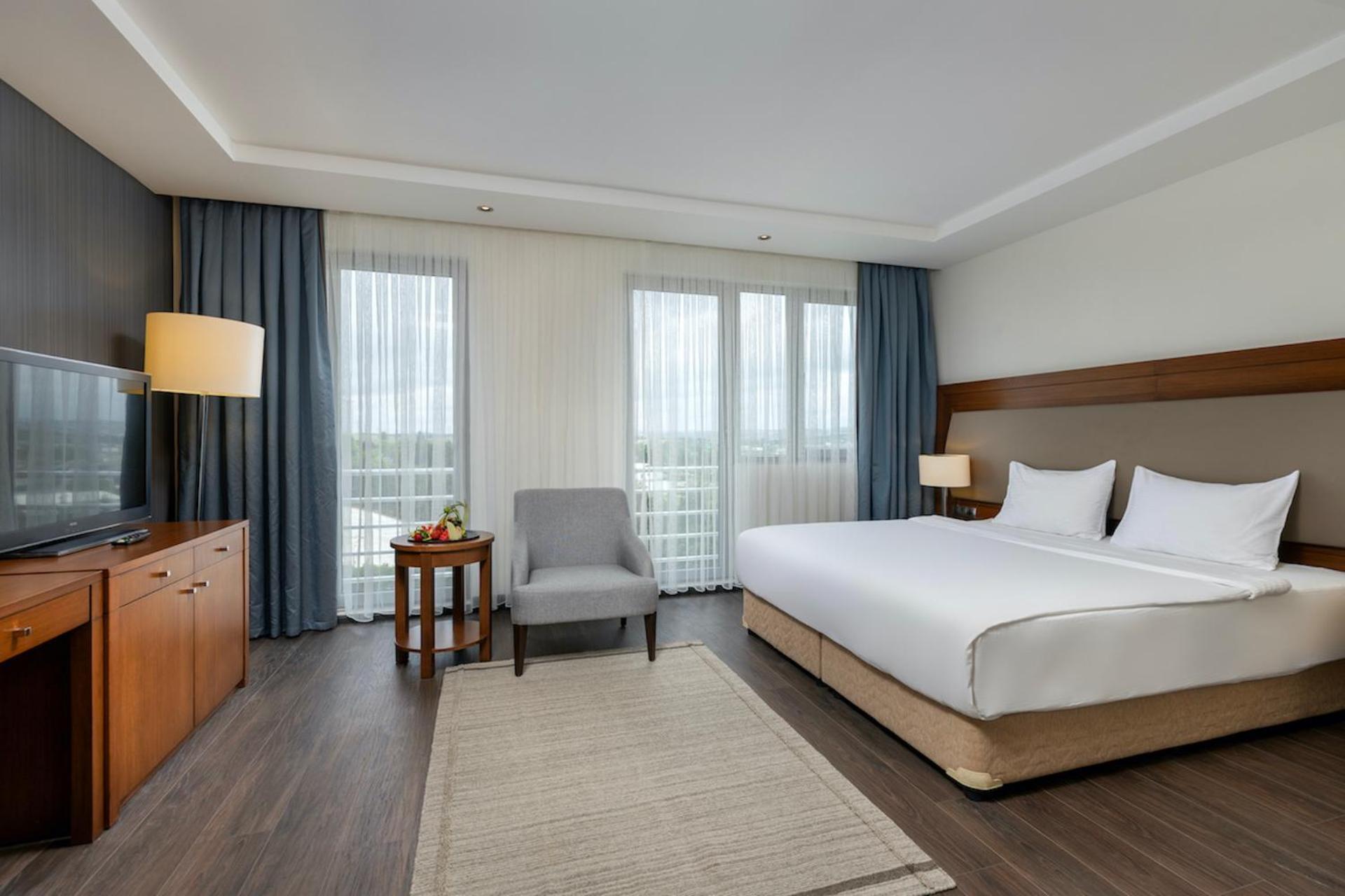 Miracle Istanbul Asia Airport Hotel & Spa Ngoại thất bức ảnh A room at the hotel